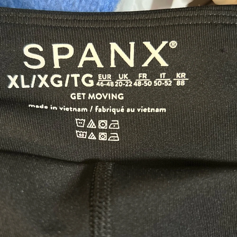 New Spanx The Get Moving Skort kk.